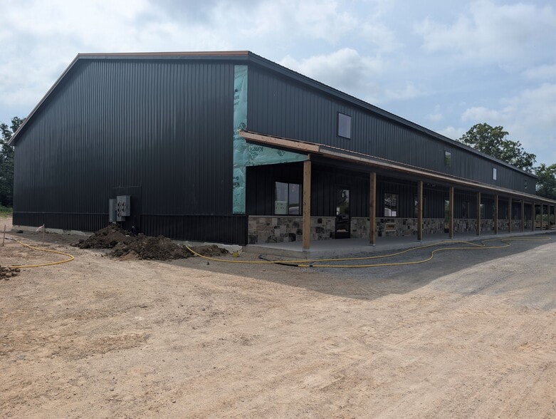 N7152 Bowers Rd, Elkhorn, WI for lease - Building Photo - Image 2 of 6