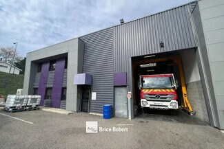 Plus de détails pour 12 Rue Roger Planchon, Vénissieux - Bureau, Local d'activités à louer