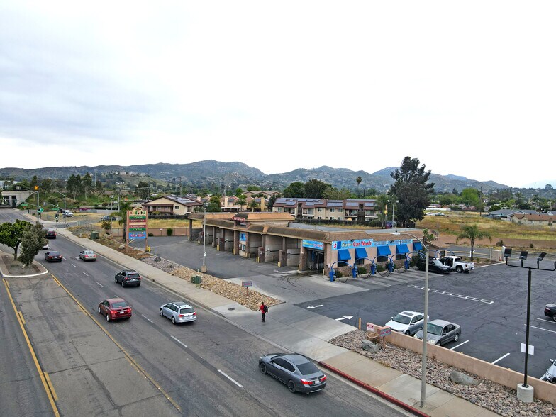 1437 E Main St, El Cajon, CA à louer - Photo du bâtiment - Image 1 de 8