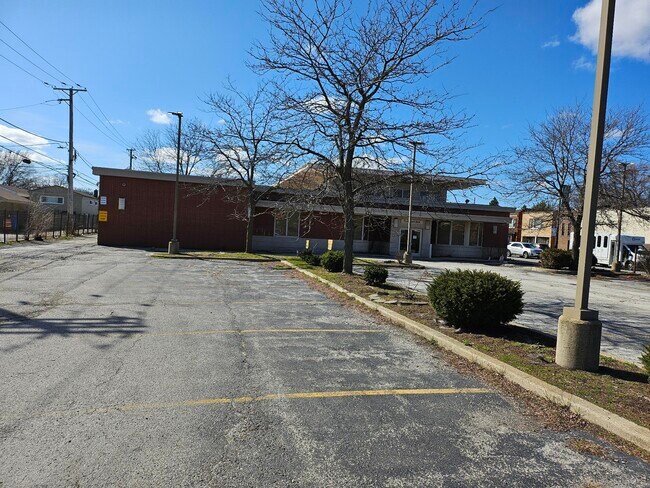 Plus de détails pour 8700 S King Dr, Chicago, IL - Commerce de détail à vendre