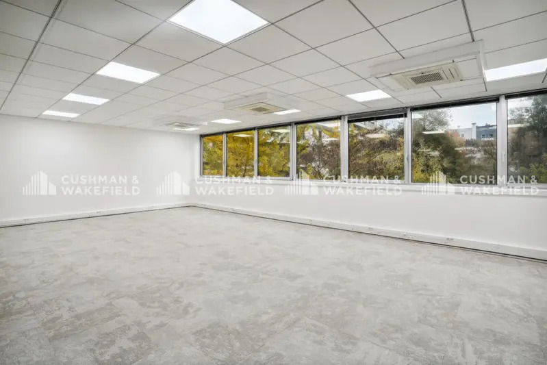 18 Rue Kleber, Courbevoie for lease - Interior Photo - Image 3 of 14
