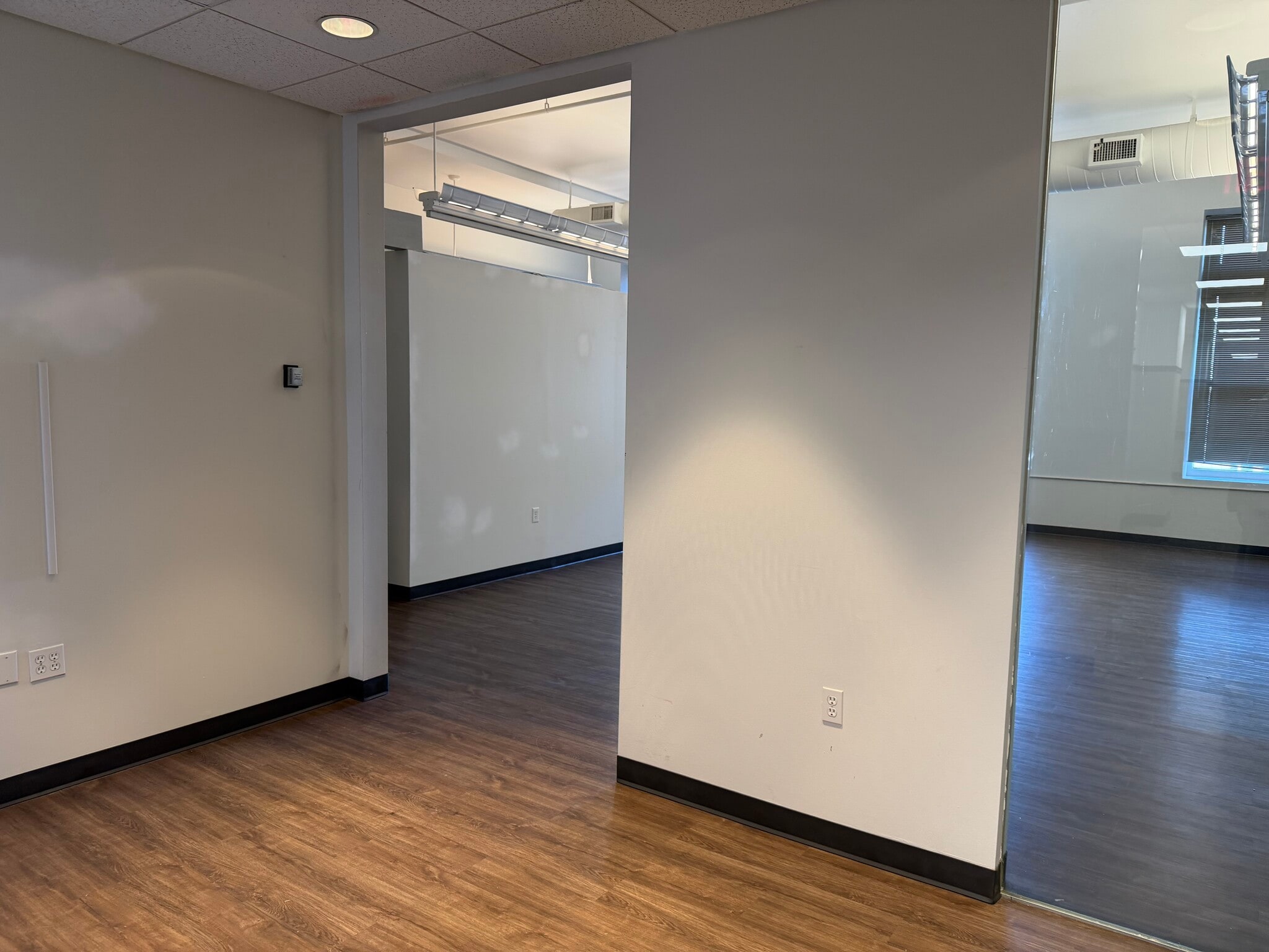 80 Monroe Ave, Memphis, TN for lease Interior Photo- Image 1 of 5