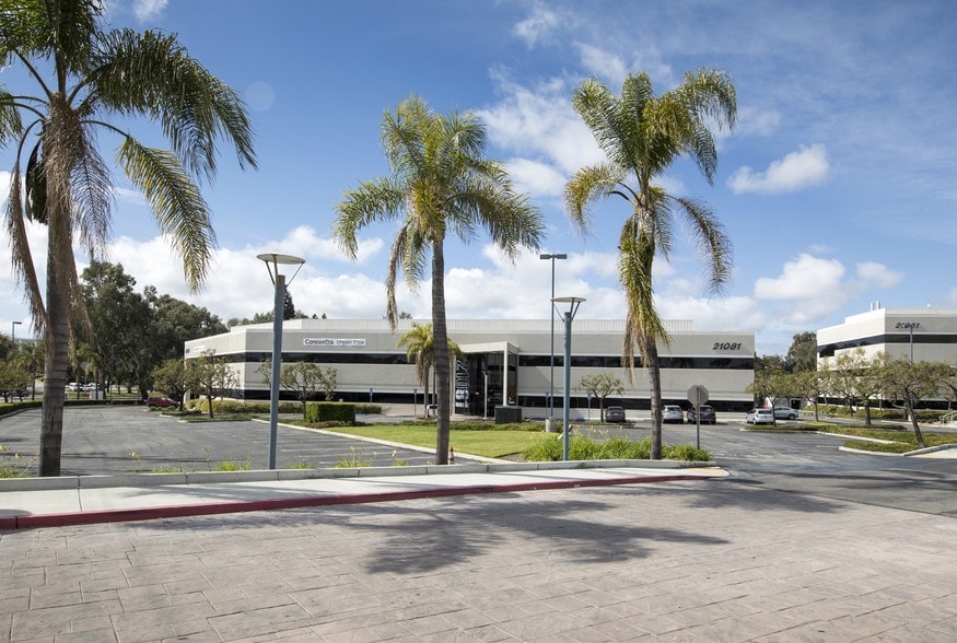 21081 S Western Ave, Torrance, CA for lease - Building Photo - Image 2 of 8