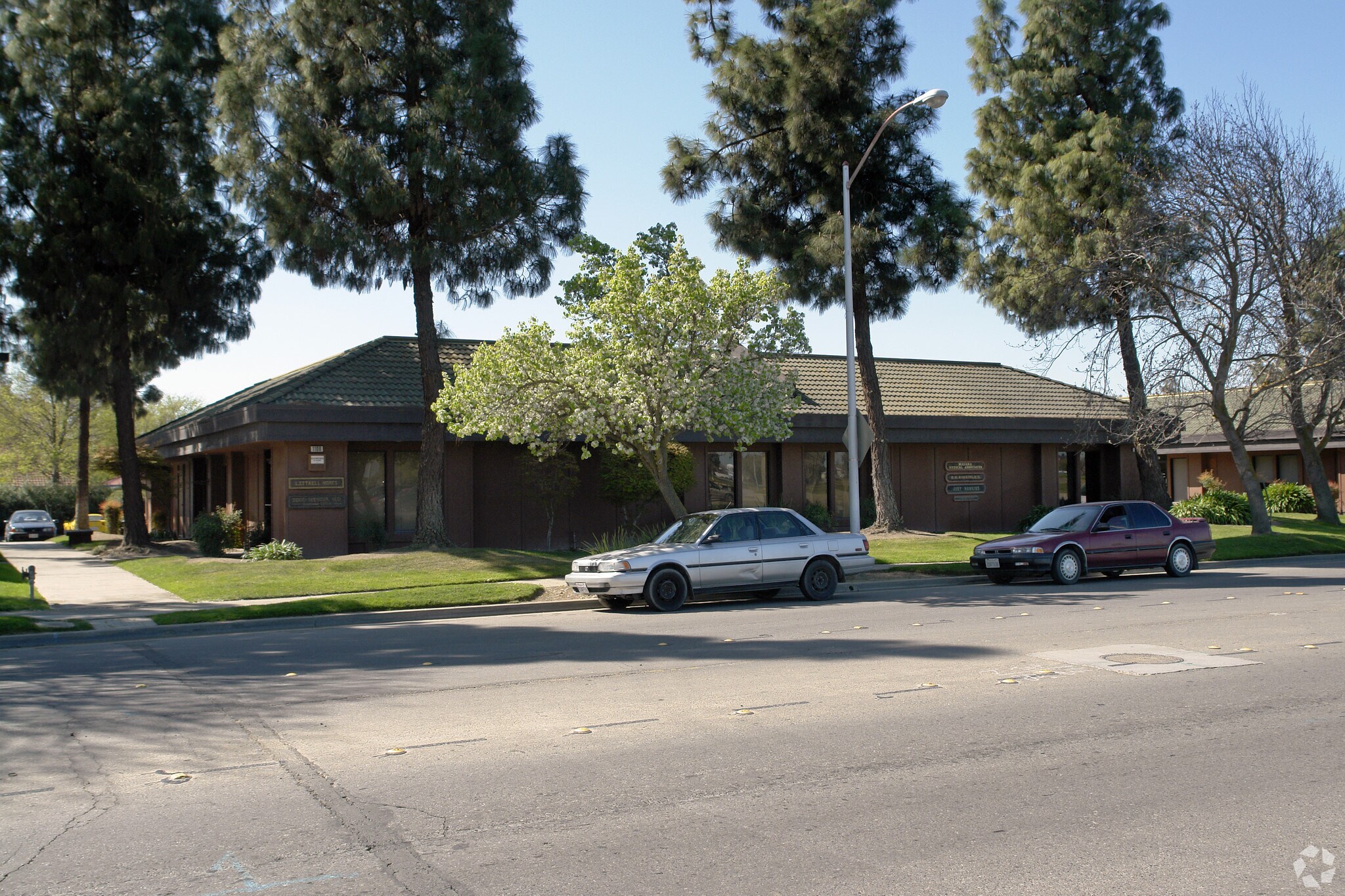 1100 E Almond Ave, Madera, CA à louer Photo principale- Image 1 de 19