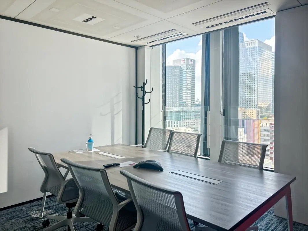 16 Place De L'Iris, Courbevoie for lease Interior Photo- Image 1 of 33