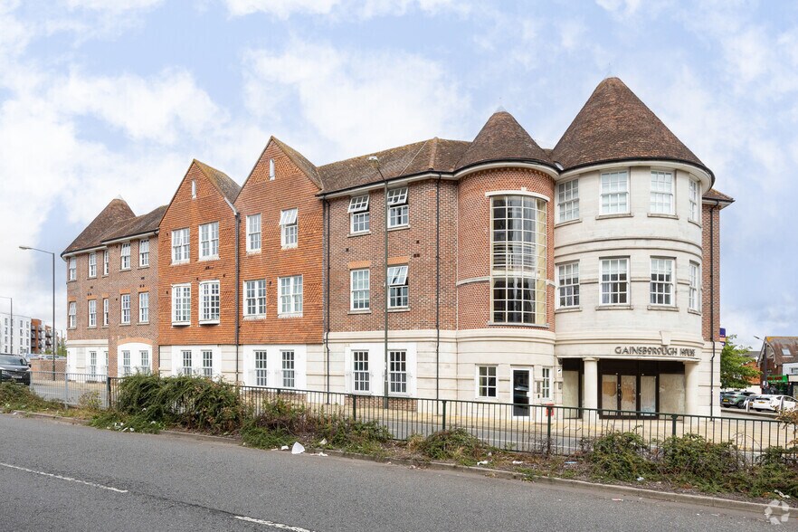 26-32 High St, Crawley à louer - Photo du bâtiment - Image 3 de 6
