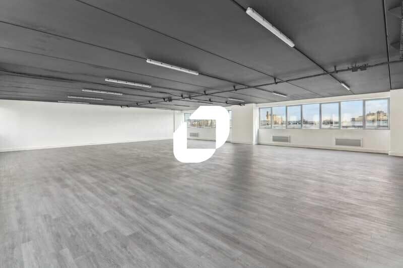 Flex in Épinay-sur-Seine for lease - Interior Photo - Image 2 of 14