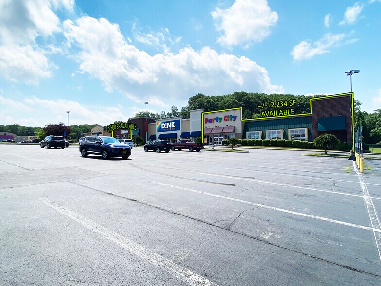 800 Miron Ln, Kingston, NY à louer - Photo du bâtiment - Image 2 de 12