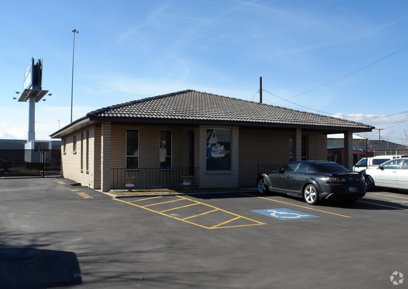 7706 S Locust St, Midvale, UT for sale - Primary Photo - Image 1 of 64