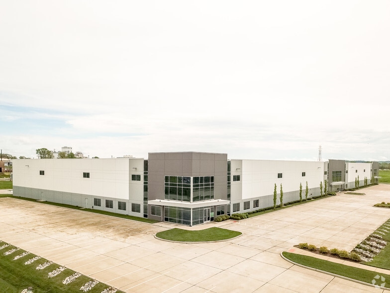 230 Carondelet Commons Blvd, Saint Louis, MO for lease - Building Photo - Image 3 of 9