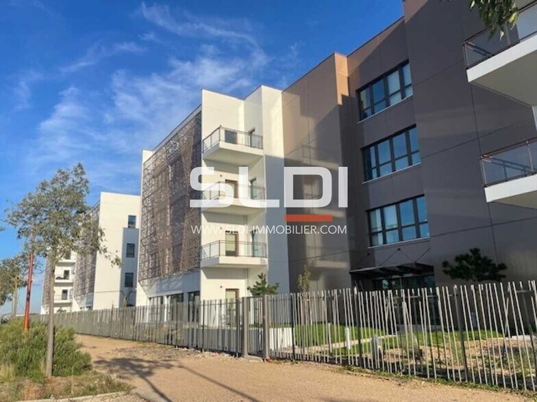 Office in Genas for sale - Building Photo - Image 1 of 12
