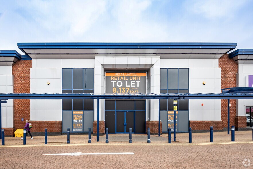 11-13 The Linkway, Bolton à louer - Photo du bâtiment - Image 3 de 4