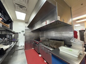 14404-14630 W Center Rd, Omaha, NE for lease Interior Photo- Image 2 of 6