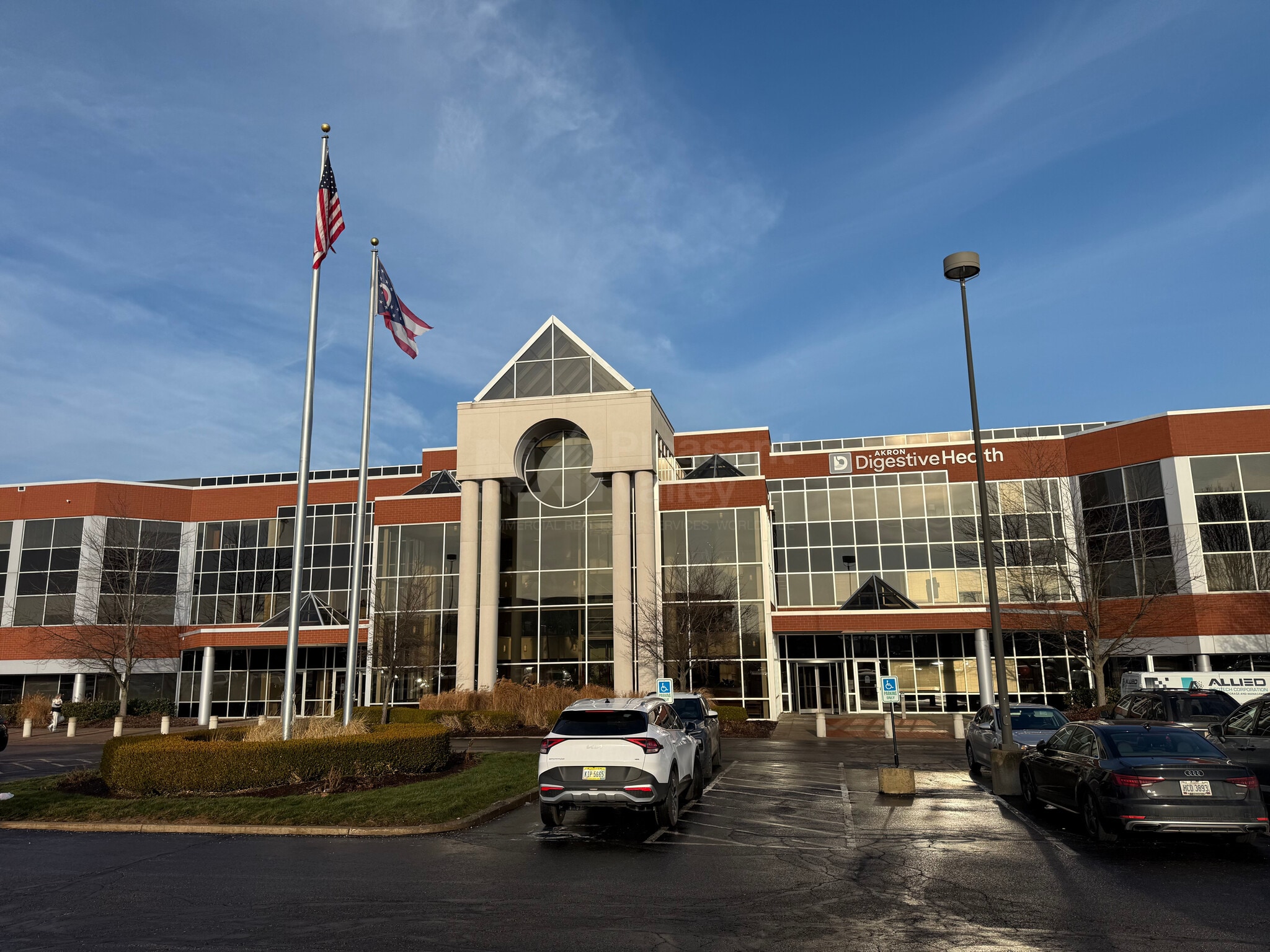 3800 Embassy Pky, Fairlawn, OH for lease Primary Photo- Image 1 of 8