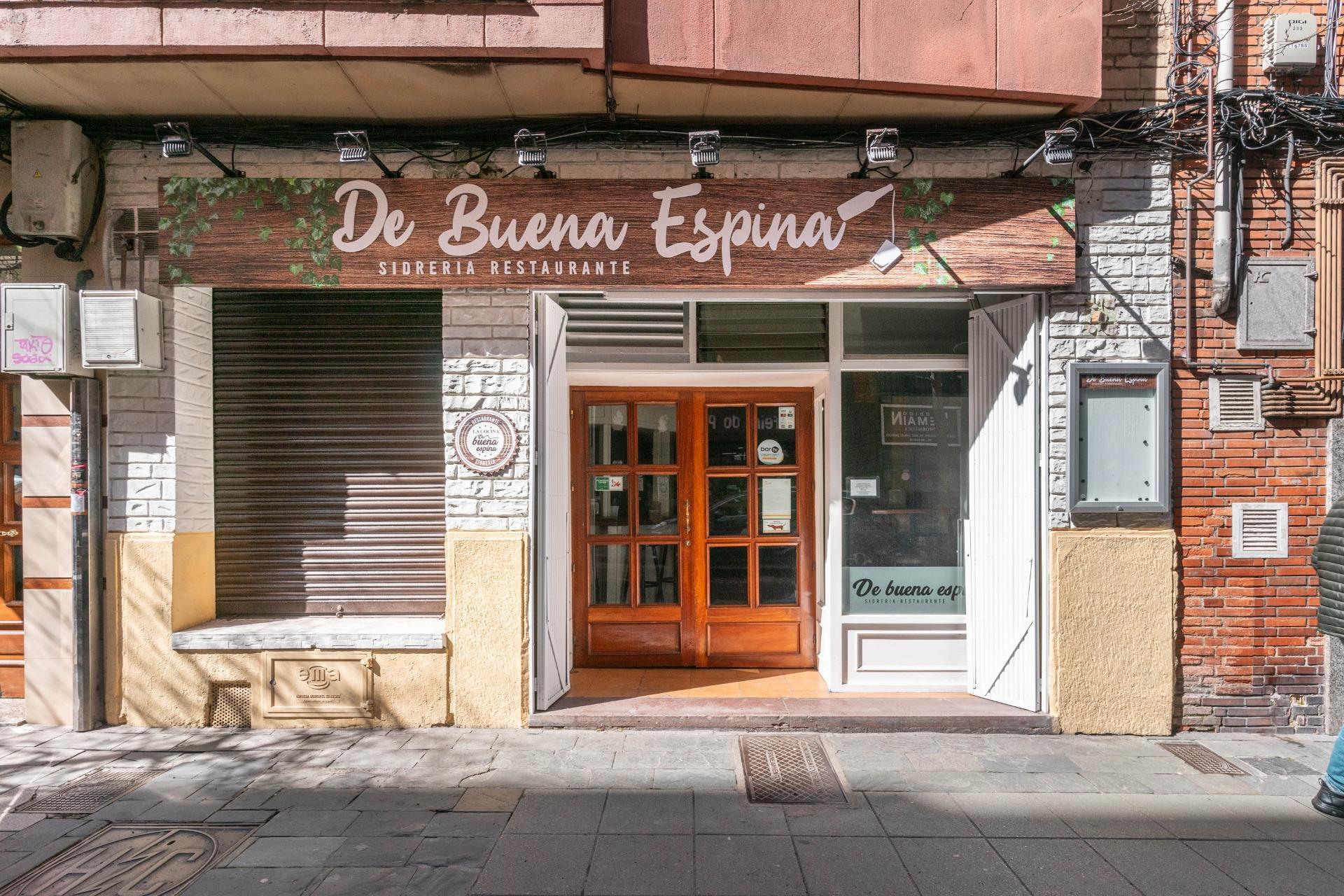 Calle del Doctor Aquilino Hurle, 21, Gijón, Asturias for sale Building Photo- Image 1 of 89