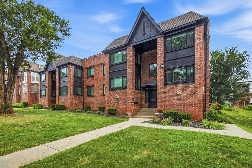 4335 Mercier St, Kansas City, MO for sale - Primary Photo - Image 1 of 36