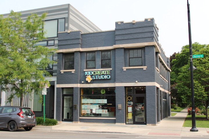 200 Harrison St, Oak Park, IL for sale - Primary Photo - Image 1 of 6