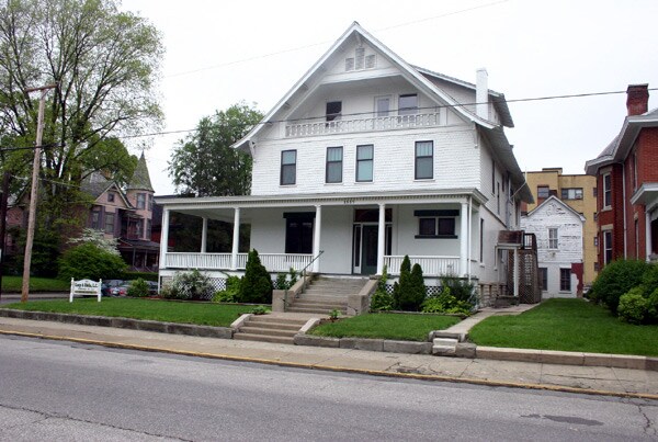 1337 Virginia St, Charleston, WV à vendre - Photo du bâtiment - Image 2 de 5