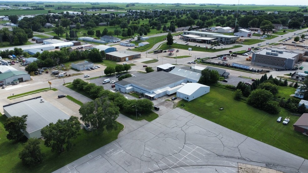 1112 Chatburn Ave, Harlan, IA for lease - Building Photo - Image 2 of 5