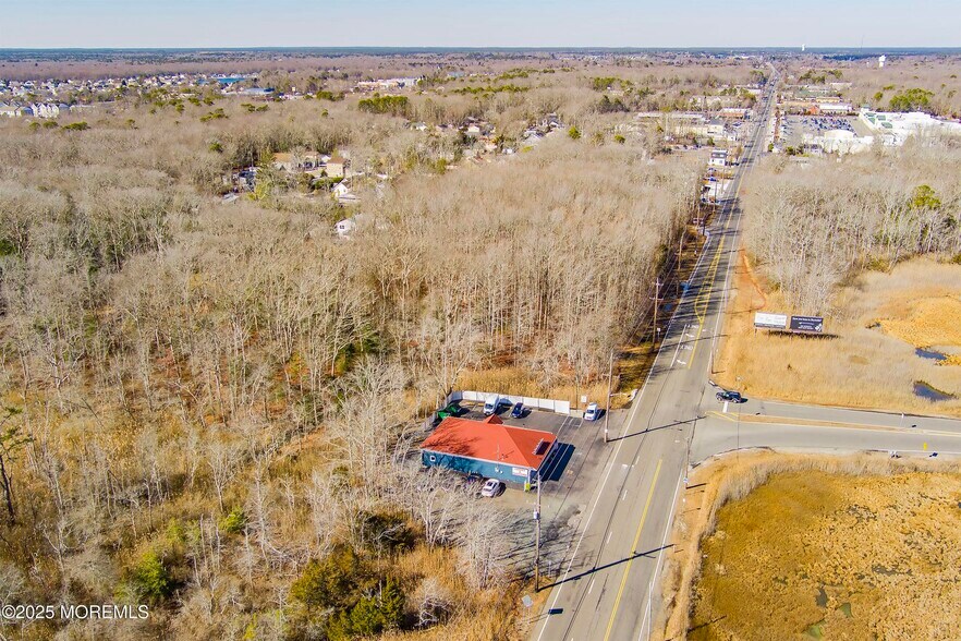 905 E Bay Ave, Manahawkin, NJ à vendre - Photo du bâtiment - Image 2 de 16