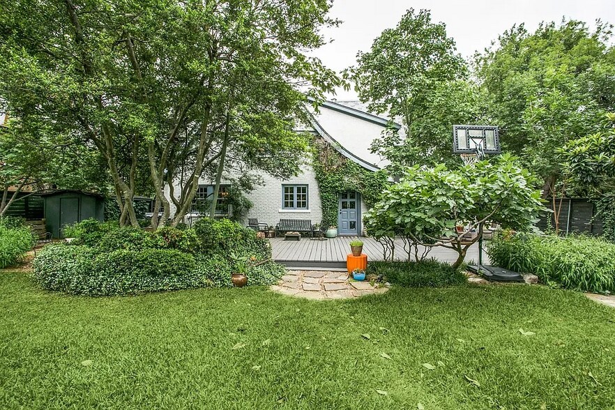 6205 La Vista Dr, Dallas, TX à vendre - Photo du bâtiment - Image 2 de 8