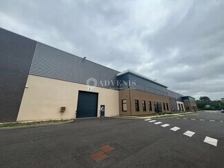 Plus de détails pour Local d'activités à louer