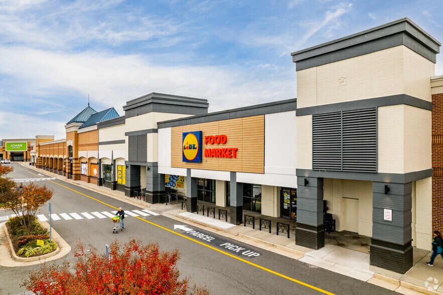 47100 Community Plz, Sterling, VA à louer - Photo du bâtiment - Image 1 de 7