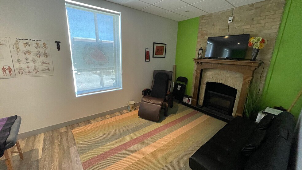 478 River Av, Winnipeg, MB à louer - Photo du bâtiment - Image 3 de 5