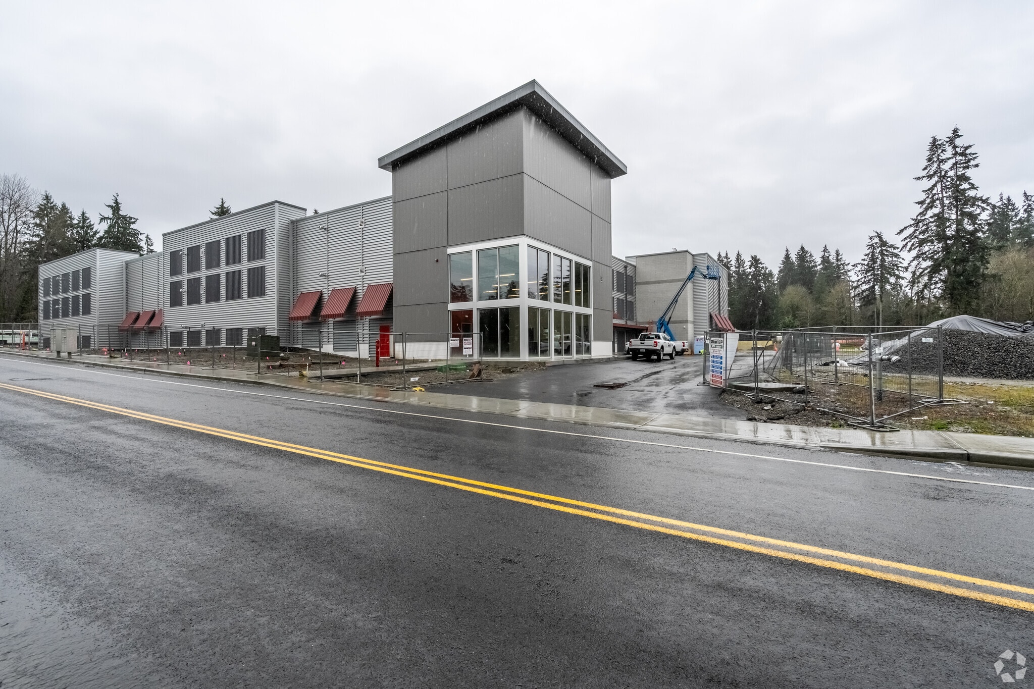 15216 Canyon Rd E, Puyallup, WA for sale Primary Photo- Image 1 of 2