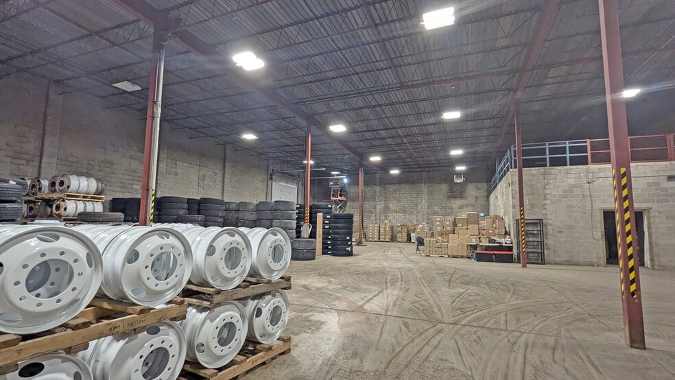 1011 Hubrey Rd, London, ON for lease - Interior Photo - Image 3 of 8