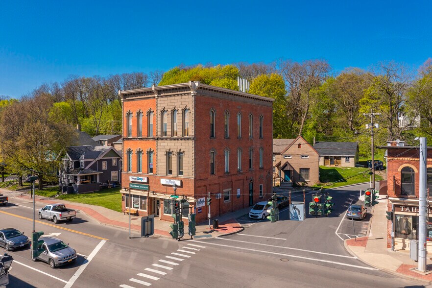 2 W Main St, Victor, NY à louer - Photo du bâtiment - Image 2 de 40