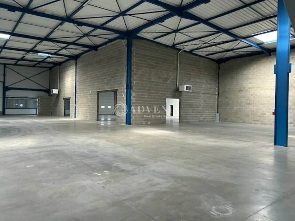 Flex in Dagneux for lease Interior Photo- Image 1 of 12