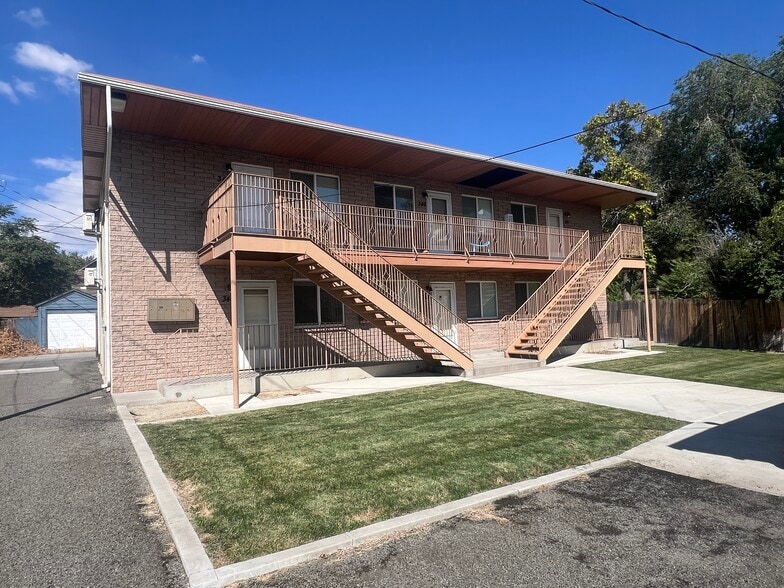 357 Roberts St, Reno, NV for sale - Primary Photo - Image 1 of 34