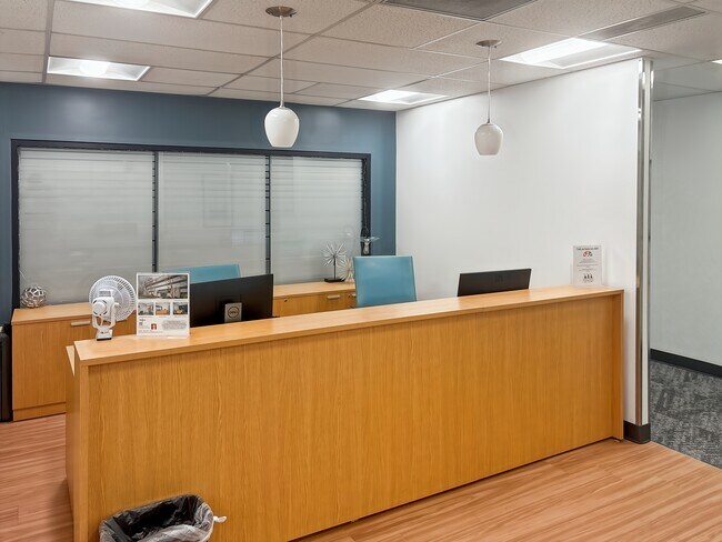 Plus de détails pour 200 Broadhollow Rd, Melville, NY - Coworking à louer