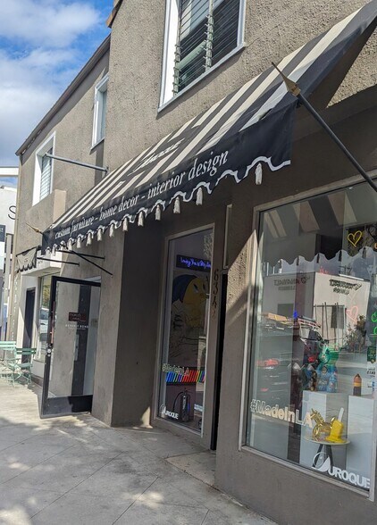 636 N Robertson Blvd, West Hollywood, CA à louer - Photo du bâtiment - Image 2 de 2