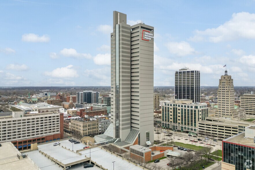 110 E Wayne St, Fort Wayne, IN à louer - Photo du bâtiment - Image 1 de 22
