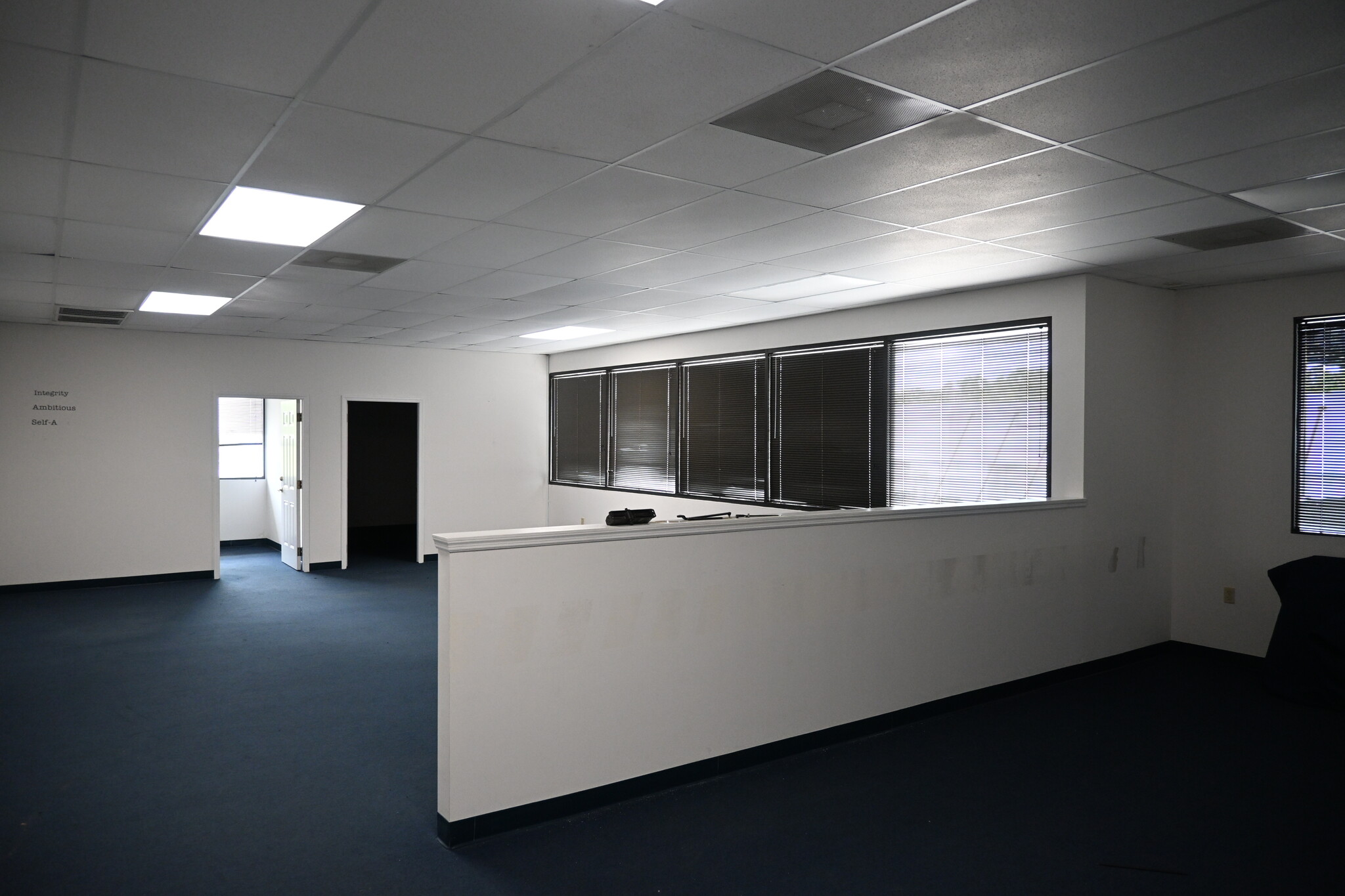 8402 Laurel Fair Cir, Tampa, FL for lease Interior Photo- Image 1 of 4