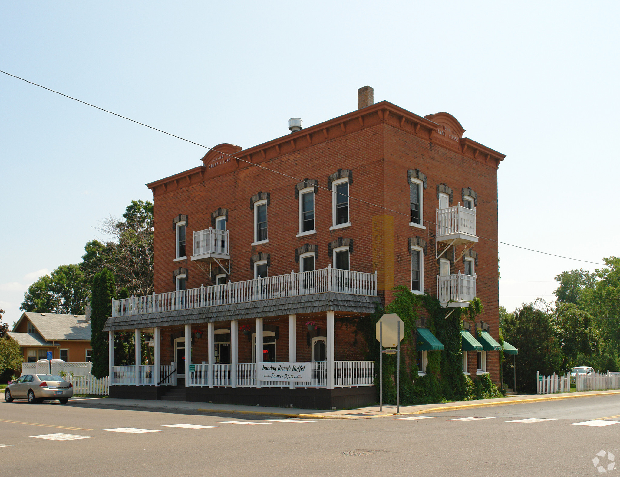 80 4th St W, Rush City, MN for sale Primary Photo- Image 1 of 1