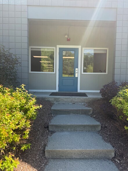 30 Airport Rd, West Lebanon, NH à louer - Photo du bâtiment - Image 3 de 15