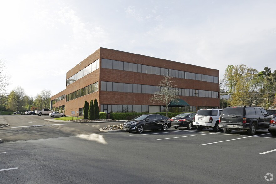 701 Scarboro Rd, Oak Ridge, TN à vendre - Photo du bâtiment - Image 2 de 8