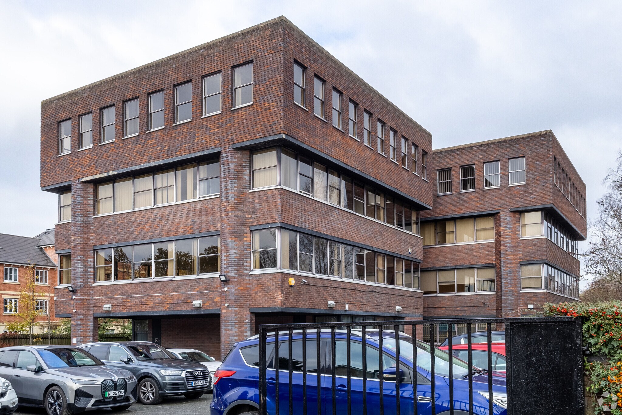 56 Warwick Rd, Solihull for lease Primary Photo- Image 1 of 24