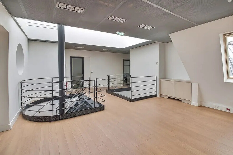 100 Boulevard De Sébastopol, Paris for lease - Interior Photo - Image 3 of 9