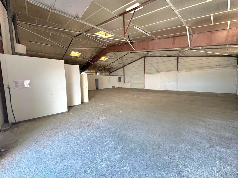 42 Boulevard De La Padouane, Marseille for lease - Interior Photo - Image 3 of 13
