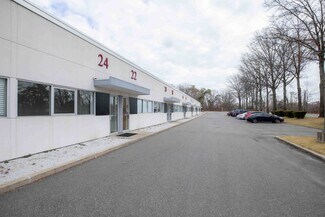 Plus de détails pour 24 Cain Dr, Brentwood, NY - Industriel à louer