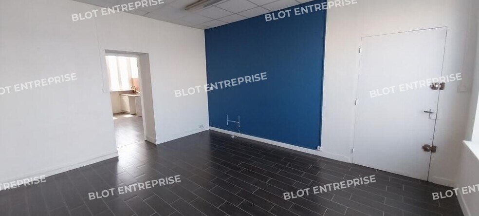 Retail in Brest for lease - Interior Photo - Image 2 of 5