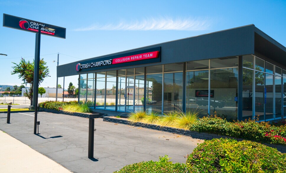 241 S Citrus Ave, Covina, CA à vendre - Photo du bâtiment - Image 2 de 4