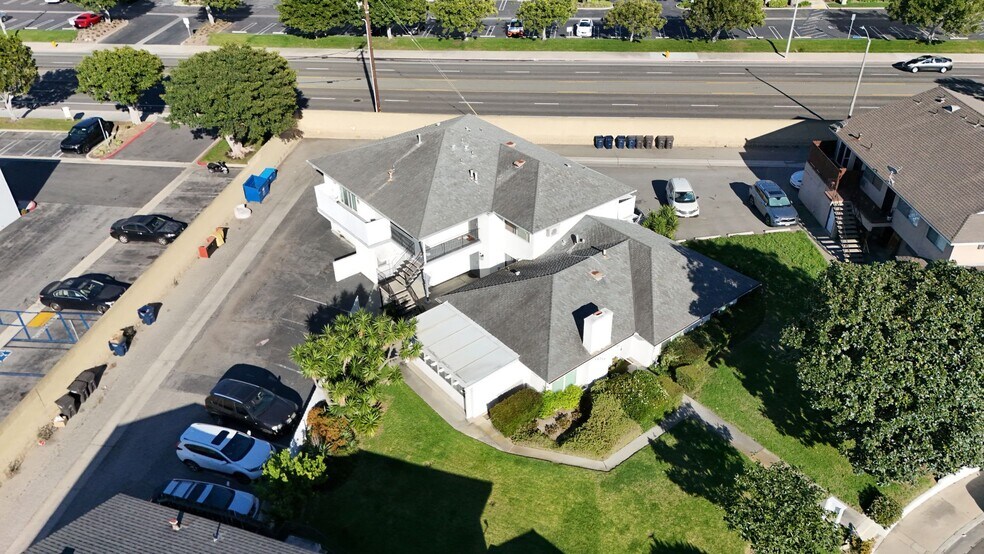16752 Bardon Ln, Huntington Beach, CA à vendre - Aérien - Image 3 de 6