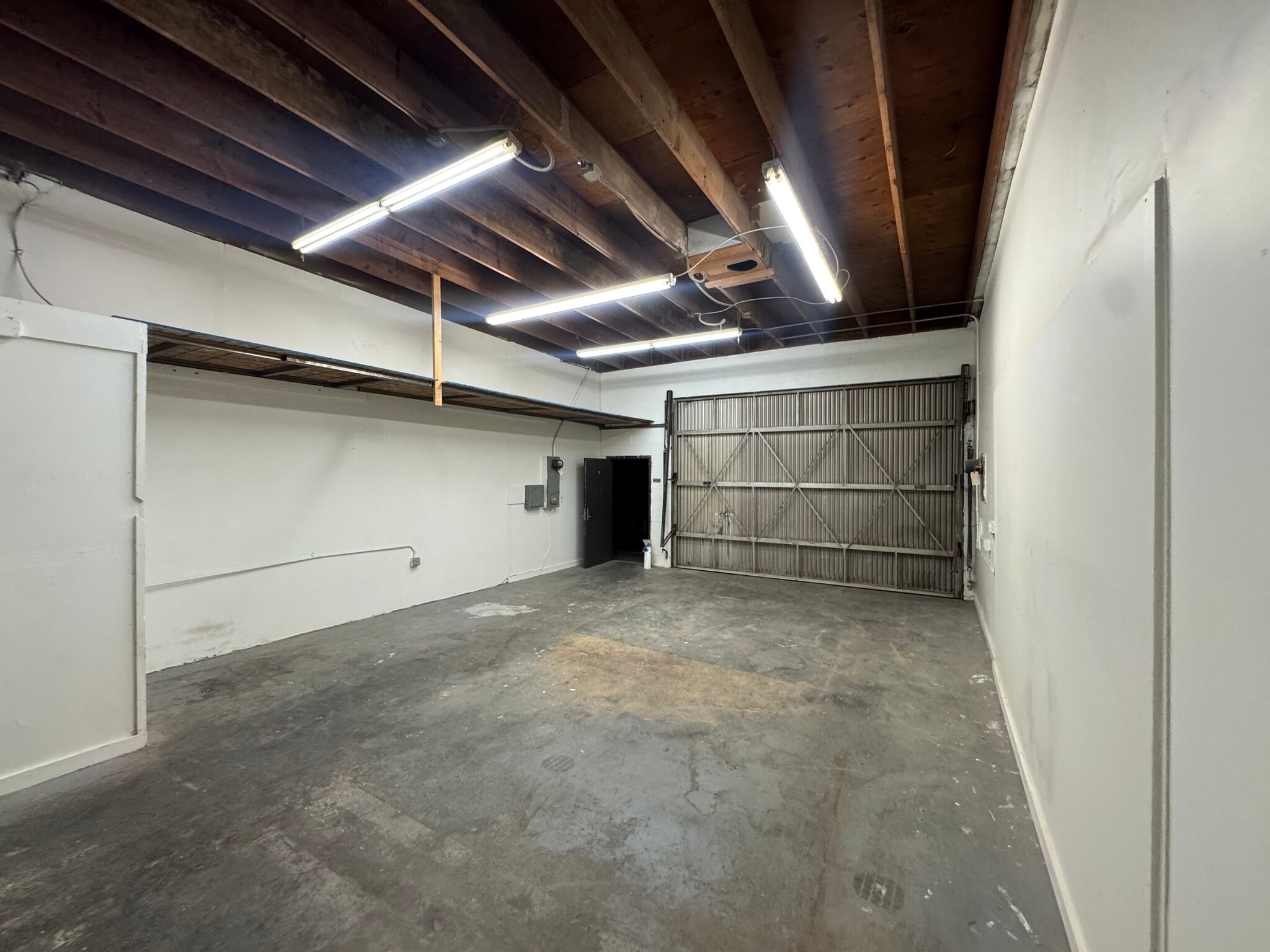 11019-11023 Glenoaks Blvd, Pacoima, CA à louer Photo intérieure- Image 1 de 3