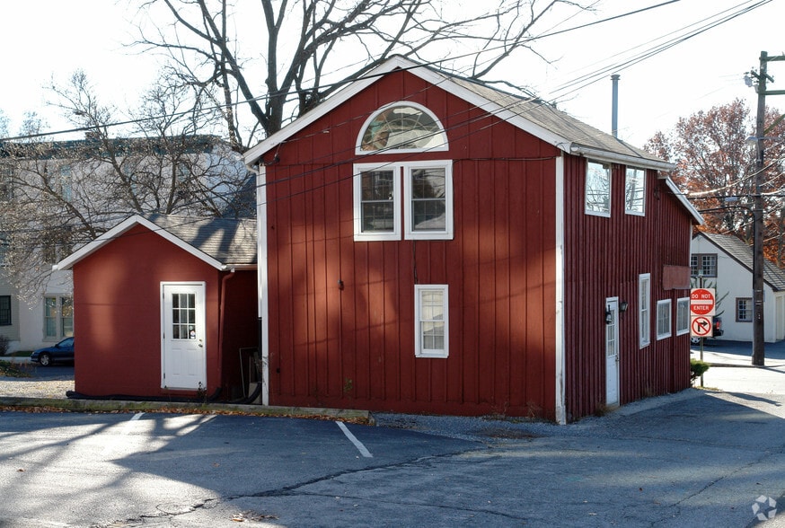 111 E Cypress St, Kennett Square, PA for lease - Building Photo - Image 2 of 5