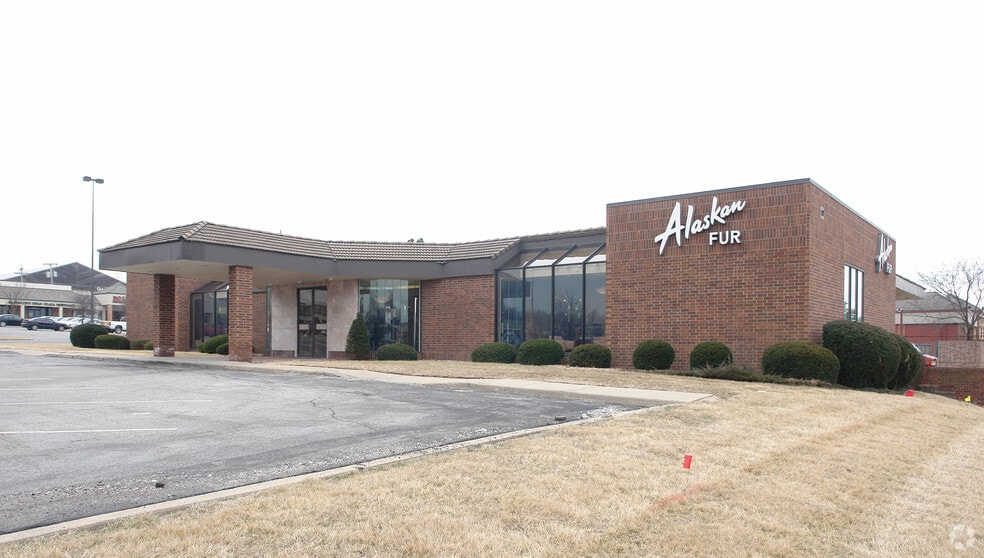 9029 Metcalf Ave, Overland Park, KS for sale - Building Photo - Image 2 of 25